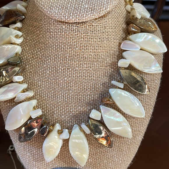 Lot of 13 VTG necklaces & clip earrings Mother of Pearl Shell silver plate - Picture 7 of 11